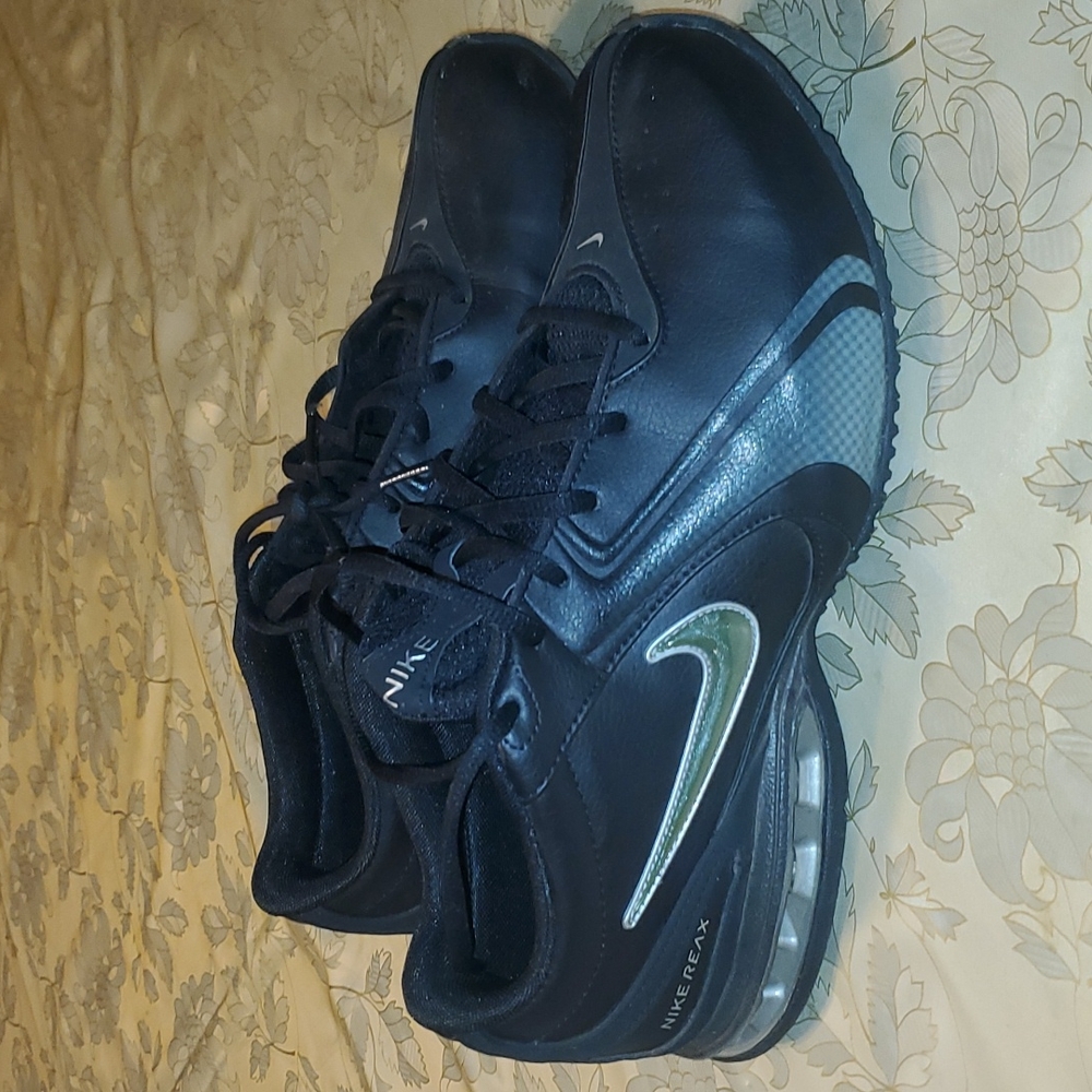 Black Nike Revx